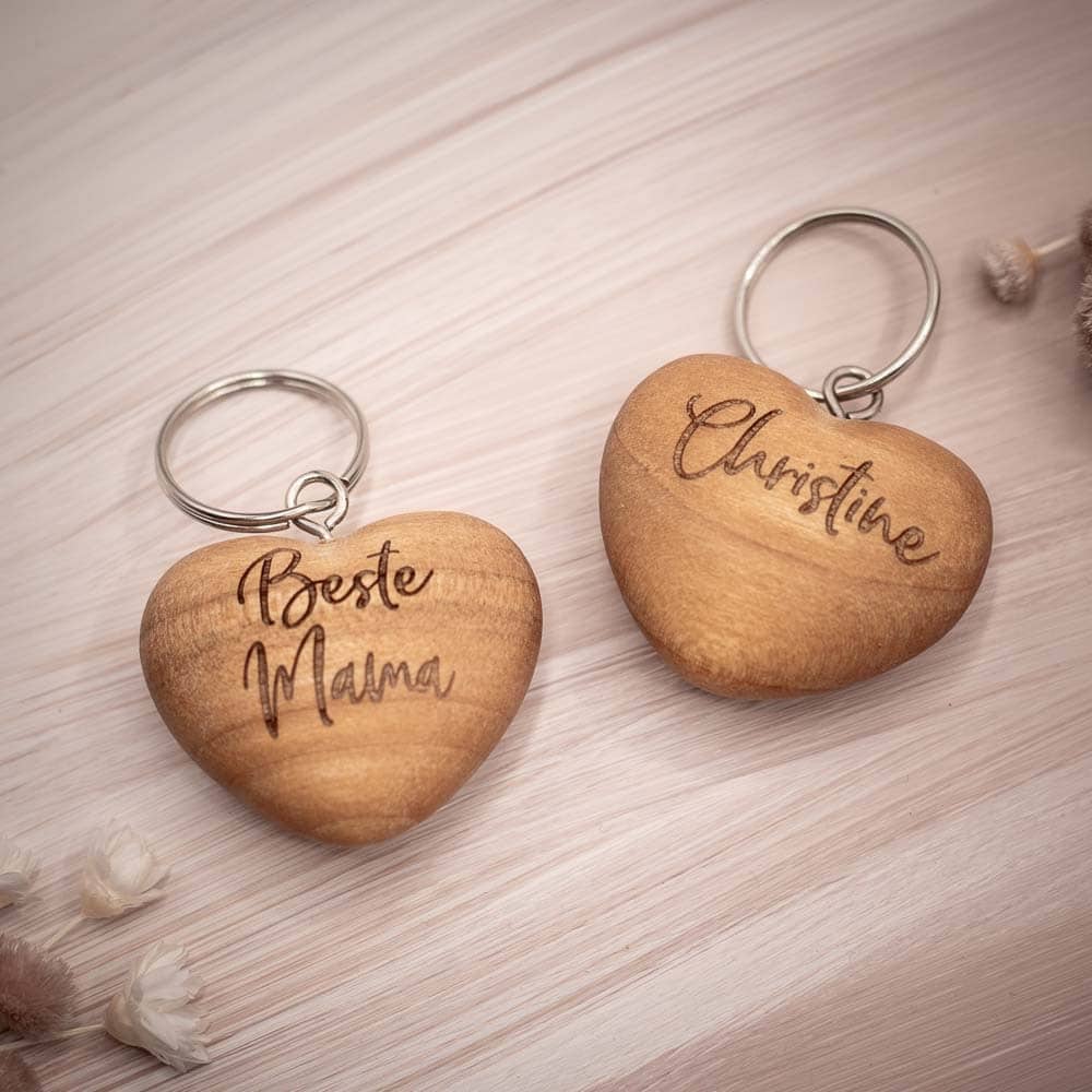 Holz Schlüsselanhänger mit Gravur Eiche Herz Partneranhänger personalisiert